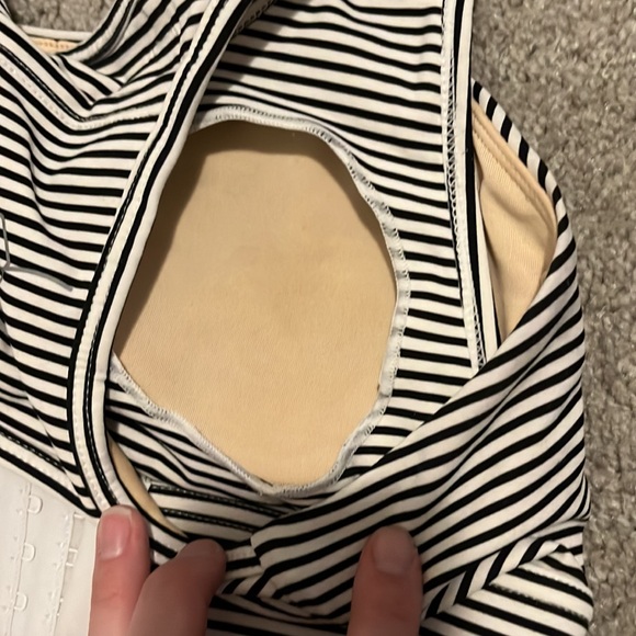 LAST CHANCE-Maven Thread Black and White Striped breastfeeding Sports Bra - Picture 5 of 6